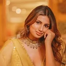 "Unveiling Beauty: Aashna Hegde’s Journey to Influencer Stardom