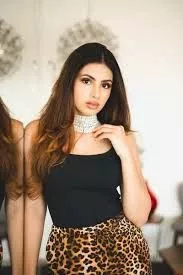 "Unveiling Beauty: Aashna Hegde’s Journey to Influencer Stardom