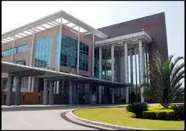 "Tech Mahindra – Transforming Businesses with Innovative IT Solutio