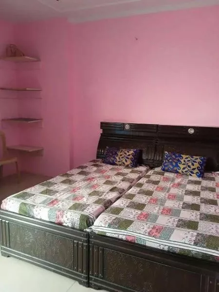 Comfortable 1 BHK Flat with Modern Amenities in DLF City Phase 3, Gurgaon