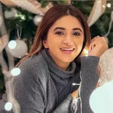 "Aashna Shroff: Shaping Beauty Narratives and Inspiring Self-Expression