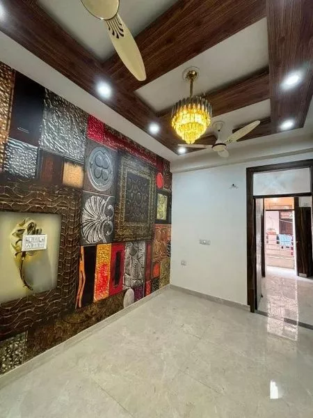 Spacious 2 BHK Flat in DLF Ankur Vihar - 75 Gaj Size"