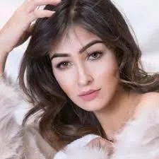 Anmol Bhatia: Connecting Beauty and Community in the Digital Age"