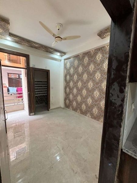 Spacious 2 BHK Flat in DLF Ankur Vihar - 75 Gaj Size"