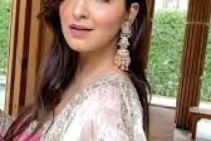 Anmol Bhatia: Connecting Beauty and Community in the Digital Age" - Influencers in India