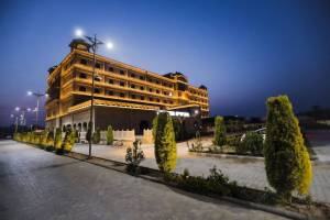 Regenta Central City hotel - Hotel Deals in Rajpura