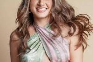 "Aashna Shroff: Shaping Beauty Narratives and Inspiring Self-Expression - Influencers in India