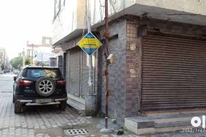 "Prime Corner Shop for Rent: Ground Floor Near Highway in Zirakpur" - Commercial Shops in India