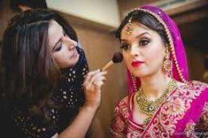 Shruti Sharma , Makeup artist in Delhi - Salons in India
