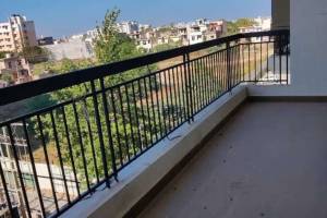 Spacious 2 BHK Flat for Sale: 1250 sq. ft. with Store in SBP City of Dreams.