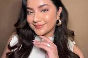The Beauty Maven: Mrunal Panchal’s Journey as a Top Indian Influencer" - Influencers in India
