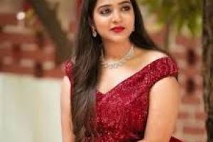 "Shaping Beauty Trends: The Journey of Parul Garg"