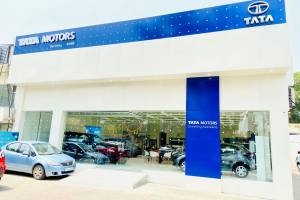 Tata Motors Cars Showroom - Berkeley, Industrial Area Phase 1 - Automobile Dealers in India